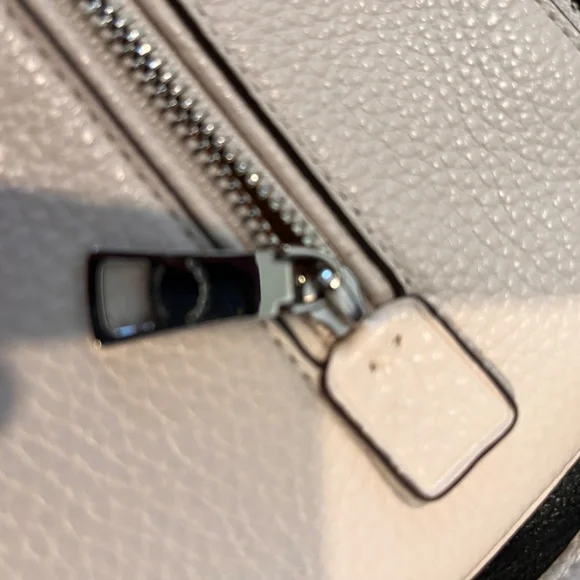 Star Wars COACH Wristlet White New Never Used - Picture 6 of 7